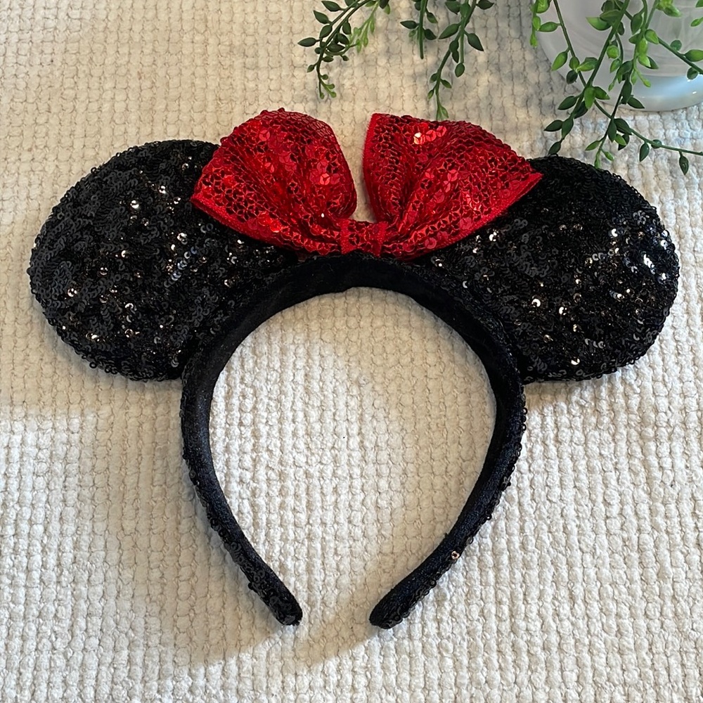 Minnie Mouse headband